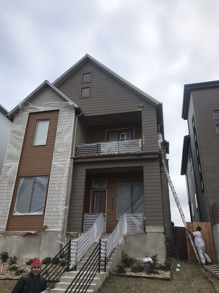 Sendero exterior in Austin before painting